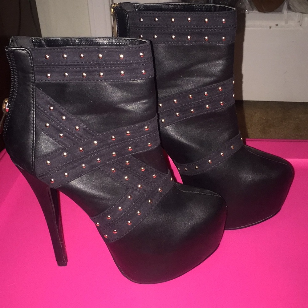 Ankle boots